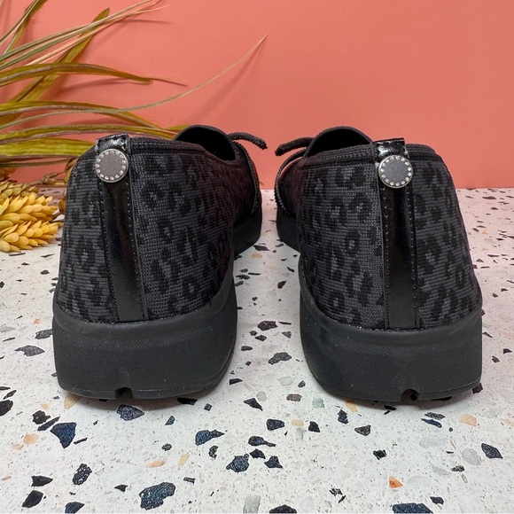 NEW Skechers Black Charcoal Leopard Bow Arch Fit Living Women’s Loafers Sz 10 - Picture 7 of 11